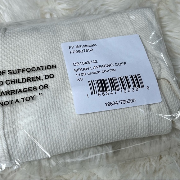 Free People NWT‎ Mikah layering Cuff Top in Cream Combo Size XS - Picture 7 of 10